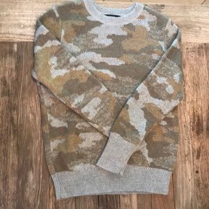 Camo Bananna Republic sweater